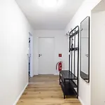 3 Bedroom Apartment In Great Location - Unit 4