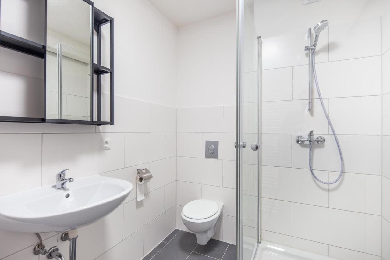 3 Bedroom In Great Location - Unit 4 Apartment